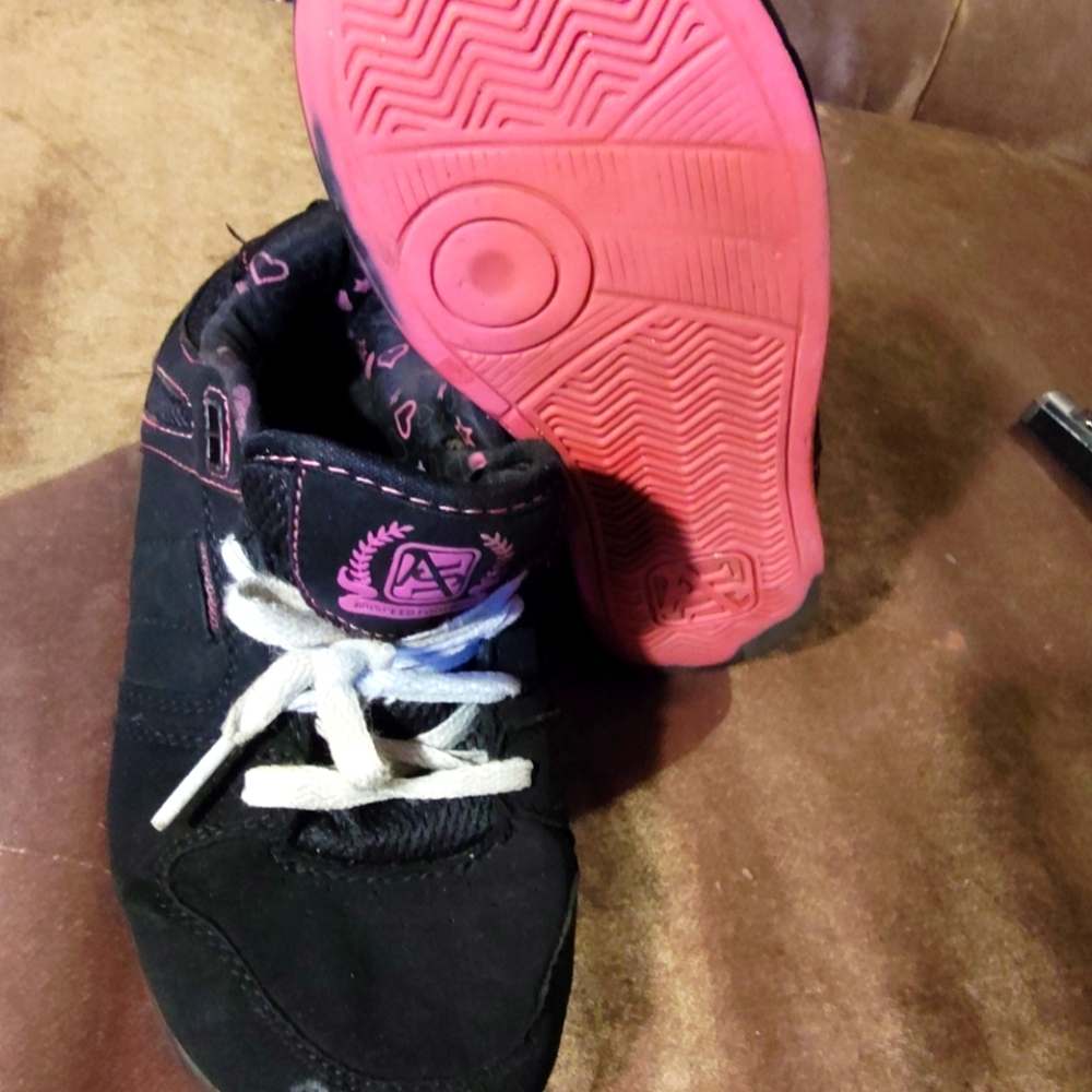 Girls Airdpeed sneakers size 3
